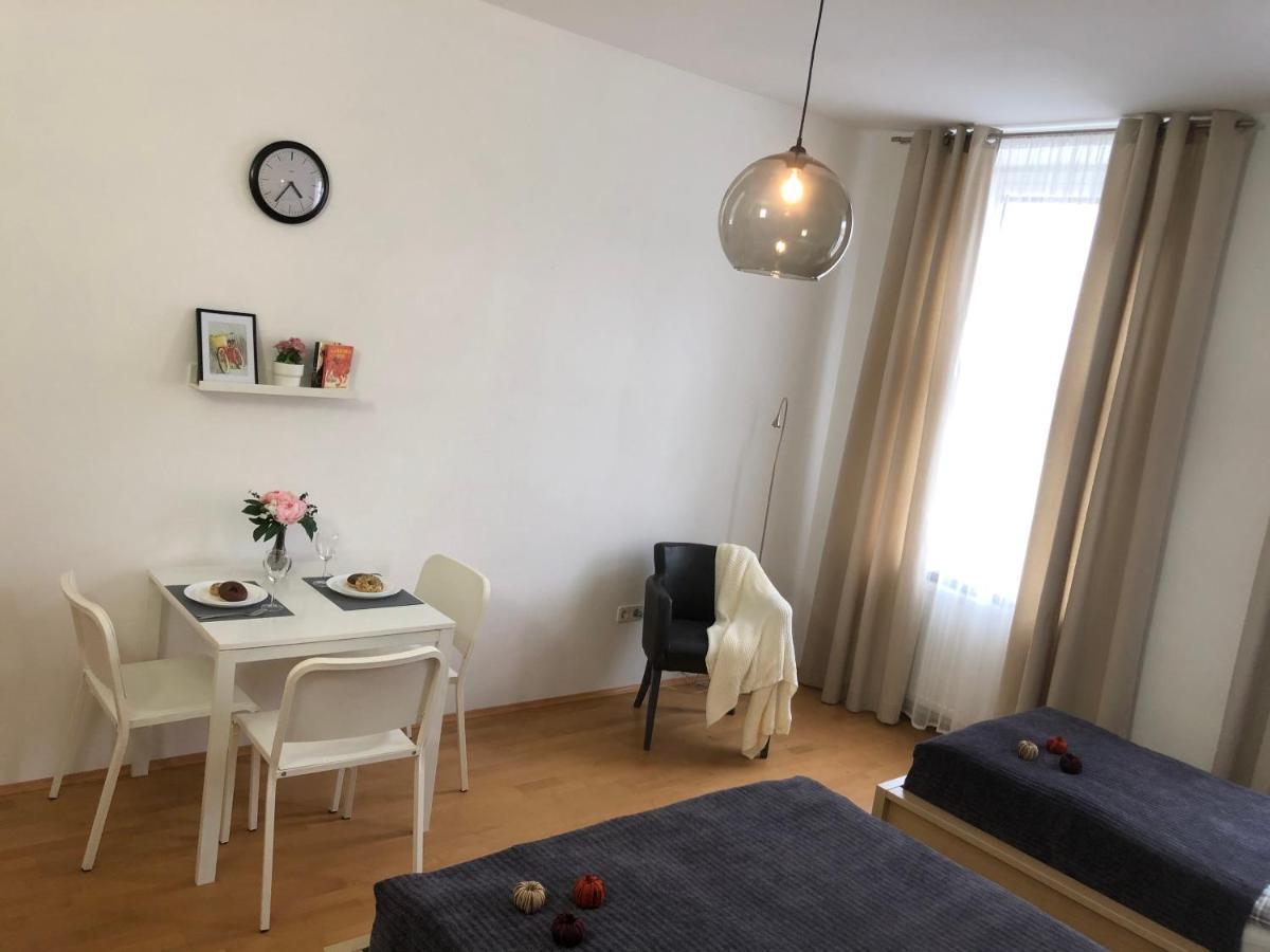 New, Bright Near The Metro! * Wien